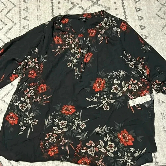 Zac and Rachel Tops - Zac and Rachel Blouse Size 2X Long Sleeve Floral Low Cut or Button Up